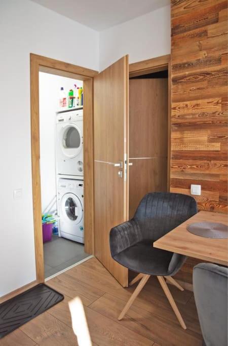 5 Dream Apartment 5 Cu Parcare Privata オラデア エクステリア 写真
